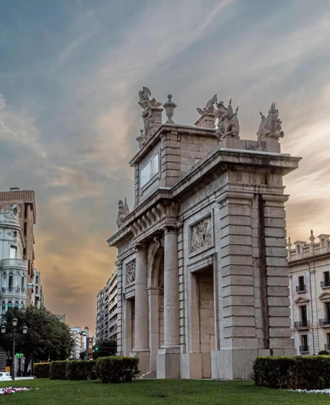 Apartamento Turistico Lux Center Valência Exterior foto